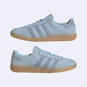Adidas Womens Light Blue Sneakers Size 7.5 Or 6